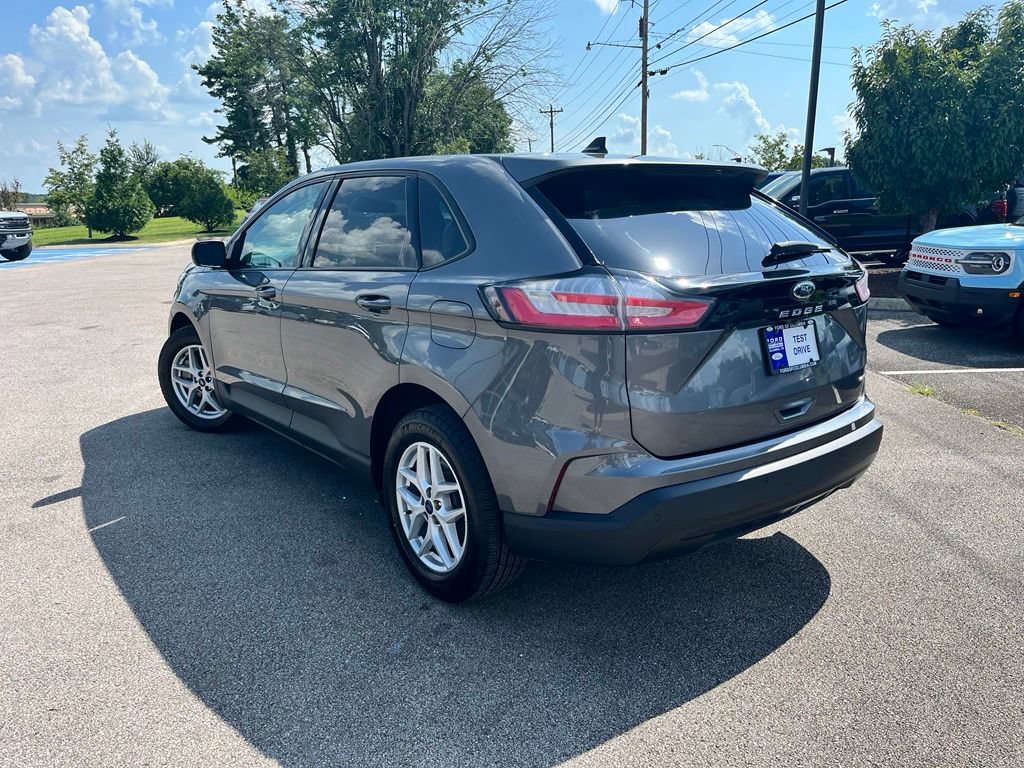 Used 2022 Ford Edge SE AWD/4WD image 4
