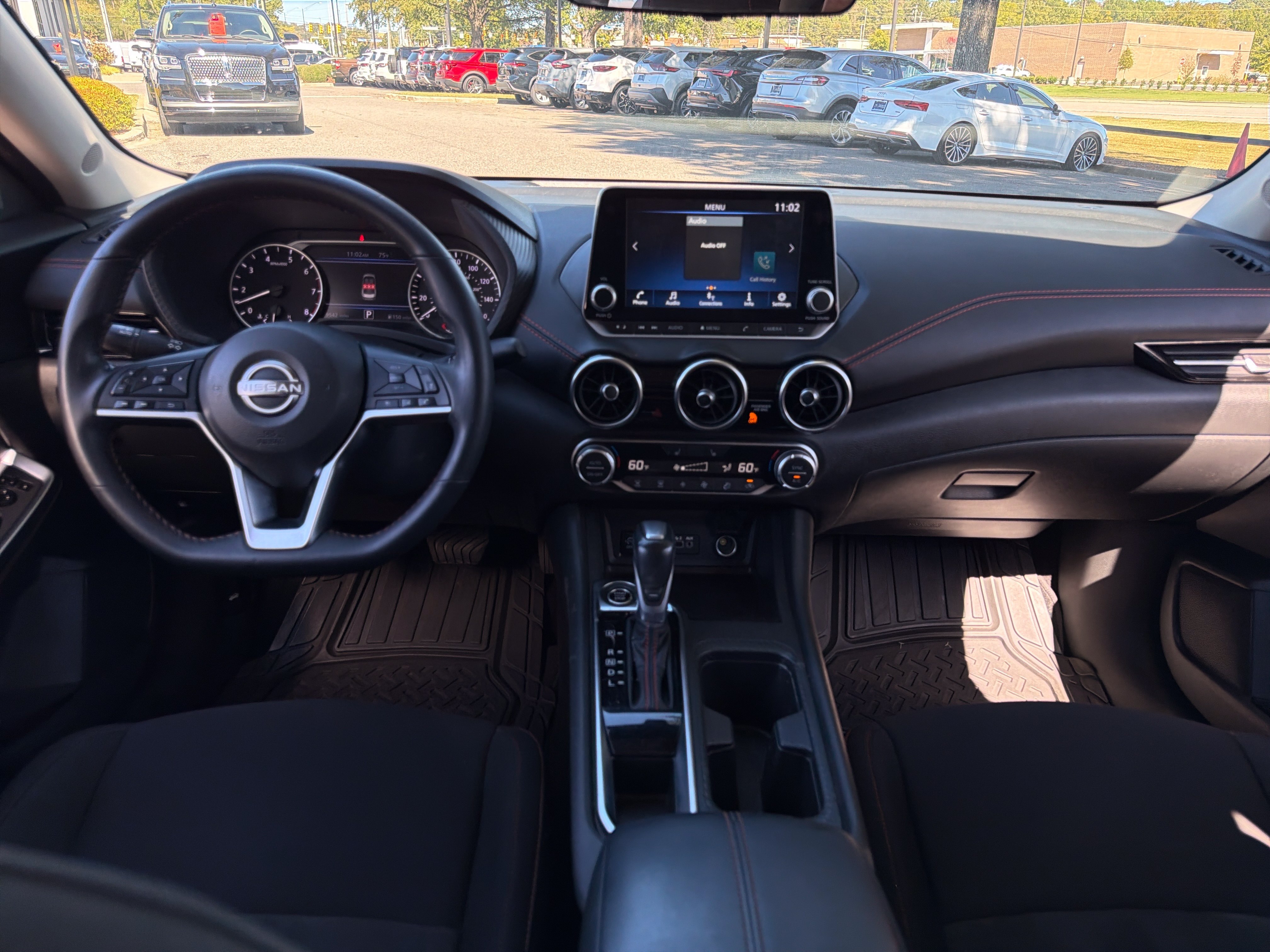 Used 2025 Nissan Sentra SR FWD image 2