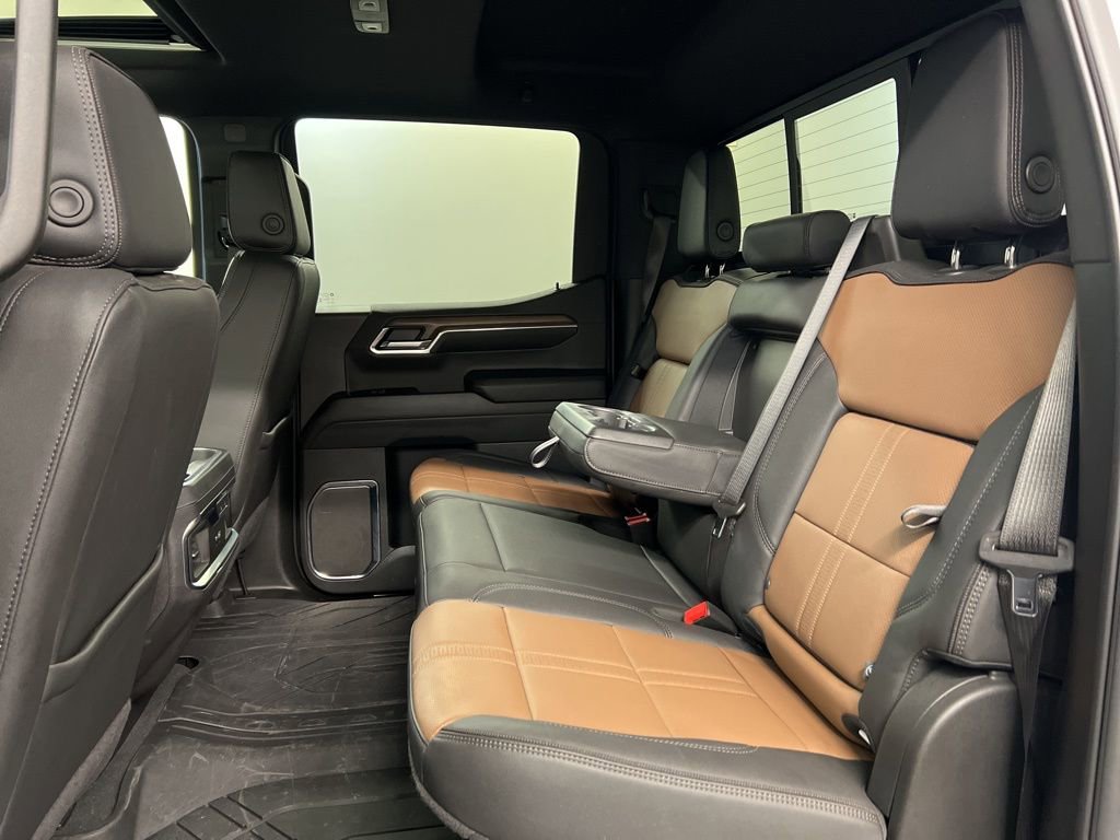 Used 2024 Chevrolet Silverado 1500 High Country w/ High Country Premium Package image 31