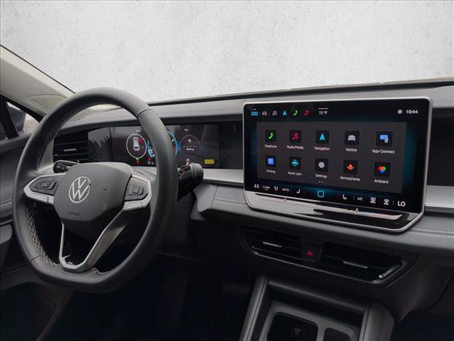 Used 2025 Volkswagen Tiguan SE FWD image 28