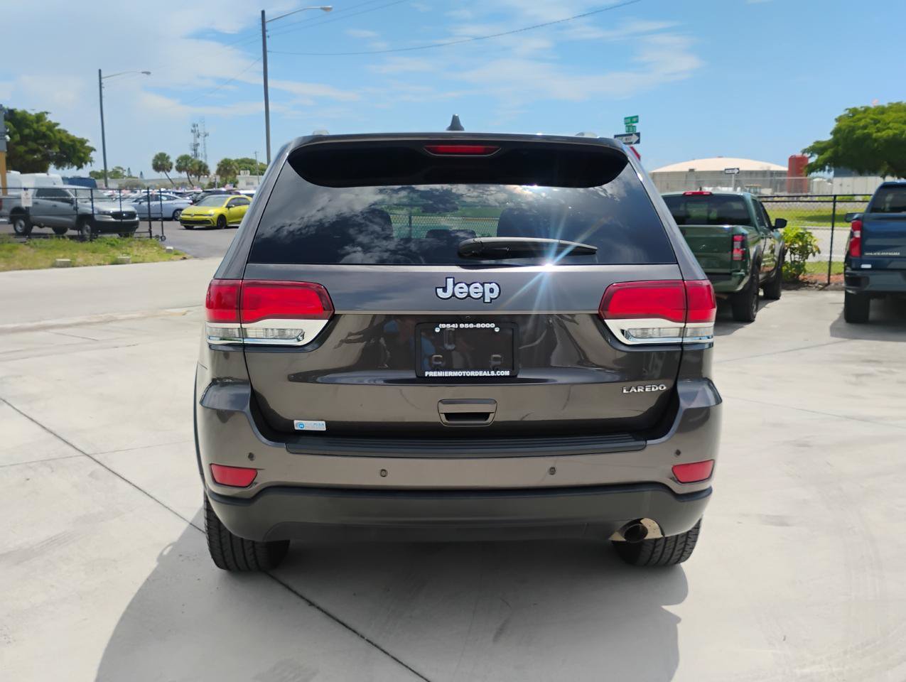 Used 2021 Jeep Grand Cherokee Laredo RWD image 5