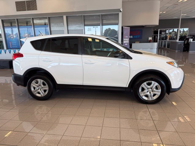 Used 2015 Toyota RAV4 LE AWD/4WD image 3