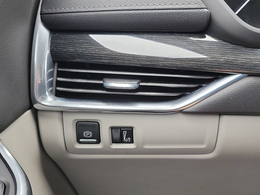 Used 2019 Cadillac XT4 Premium Luxury FWD image 13