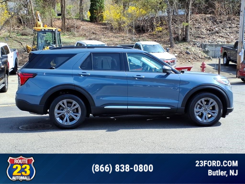 Certified 2025 Ford Explorer Active w/ Active Comfort Package AWD/4WD image 9