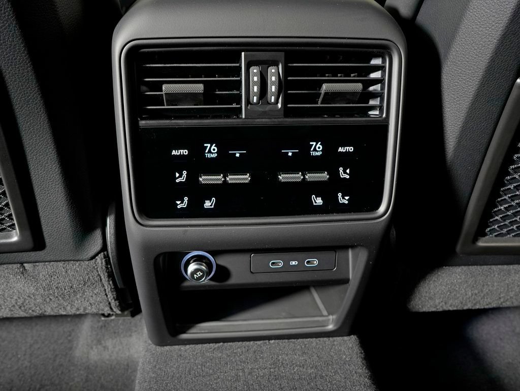 Certified 2026 Porsche Cayenne AWD/4WD image 35