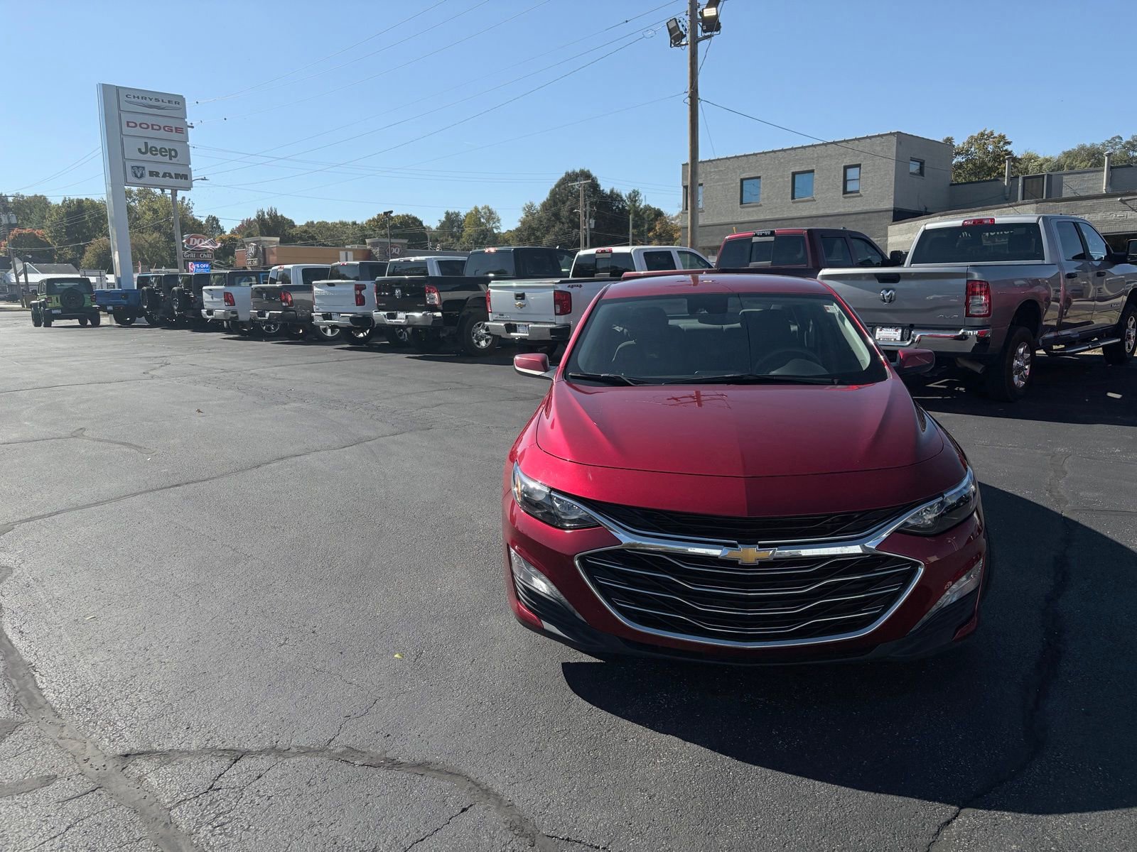 Used 2024 Chevrolet Malibu LT image 2