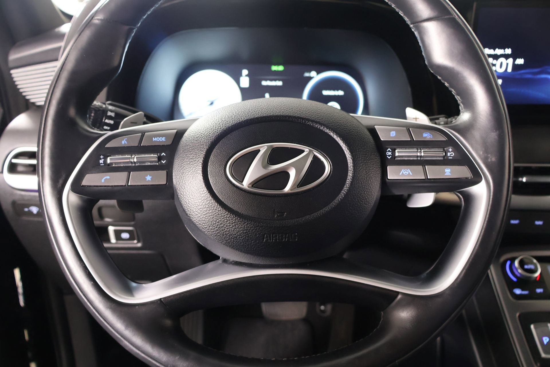 Used 2023 Hyundai Palisade Calligraphy image 3