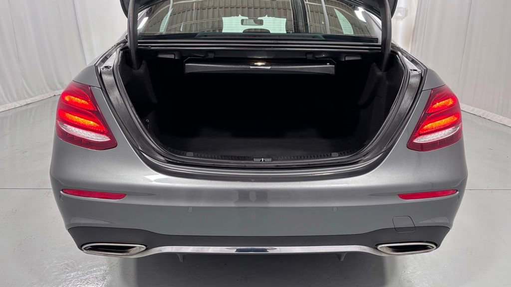 Used 2019 Mercedes-Benz E 300 4MATIC image 28