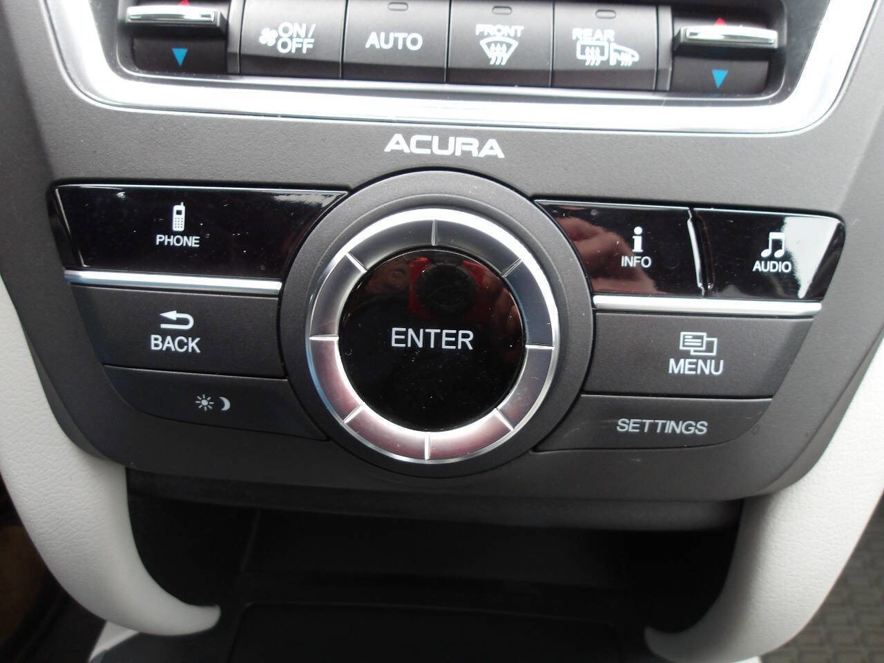 Used 2016 Acura MDX SH-AWD image 18