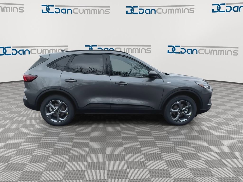 New 2025 Ford Escape ST-Line w/ Cold Weather Package AWD/4WD image 9