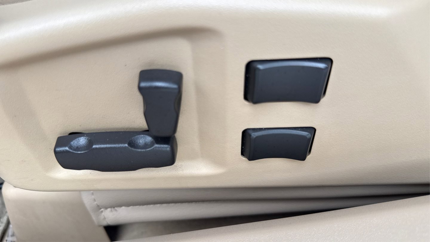 Used 2009 Cadillac XLR RWD image 45