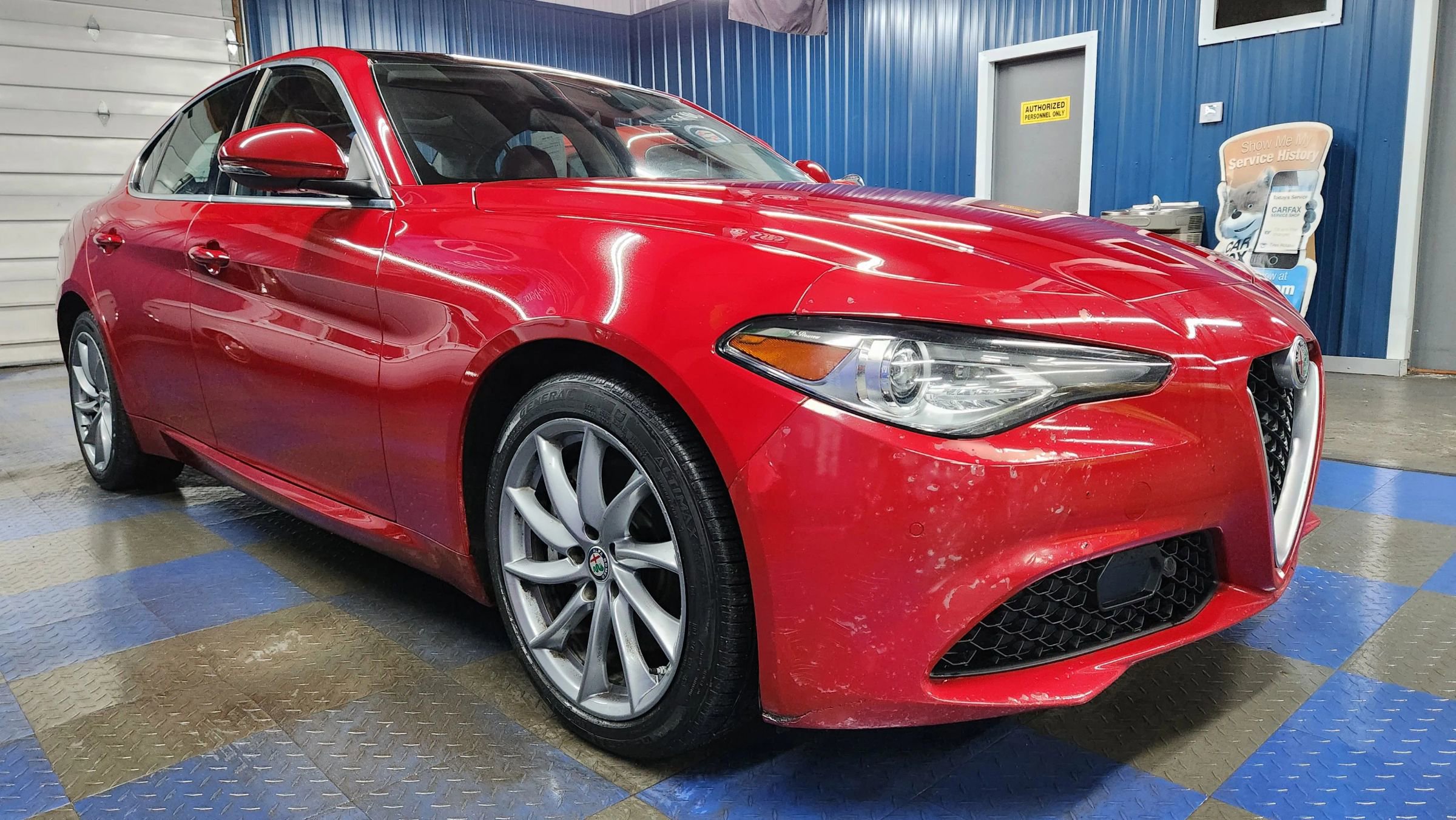 Used 2017 Alfa Romeo Giulia Ti image 2