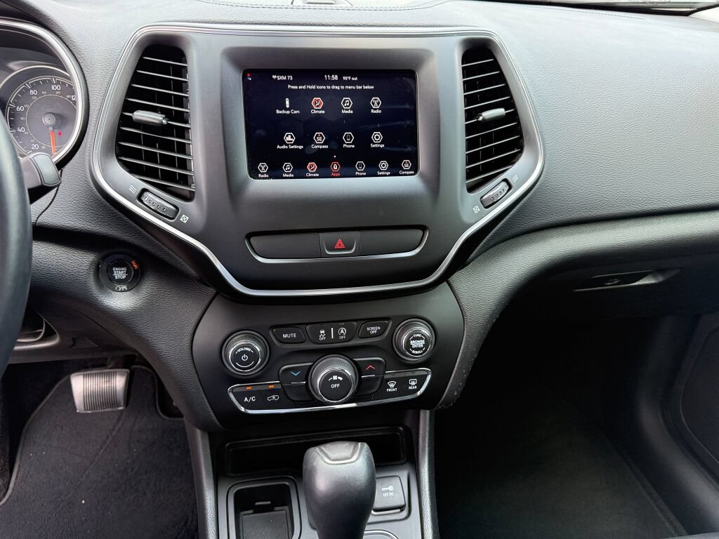 Used 2019 Jeep Cherokee Latitude Plus FWD image 22