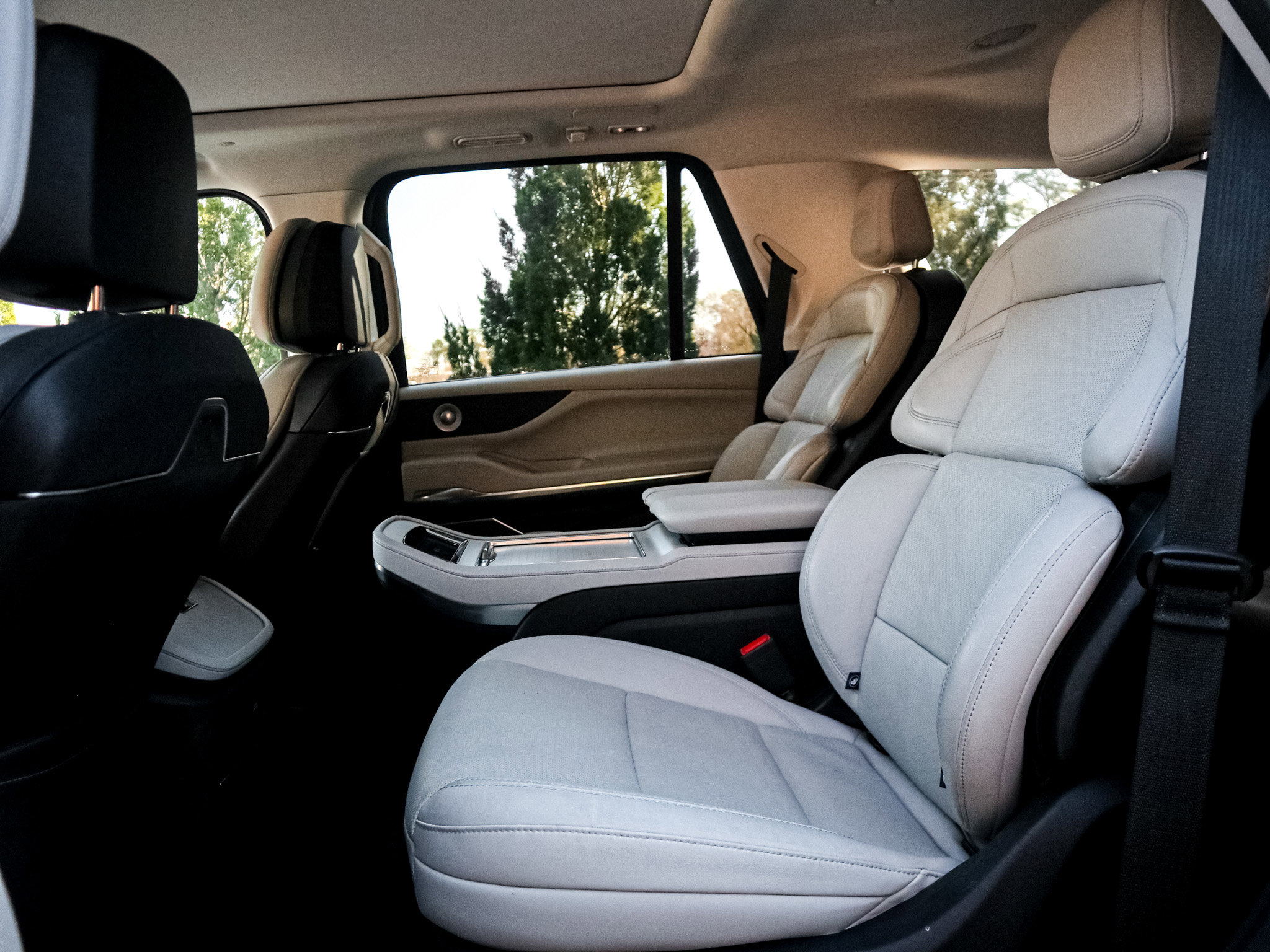 Used 2025 Lincoln Navigator Reserve image 31