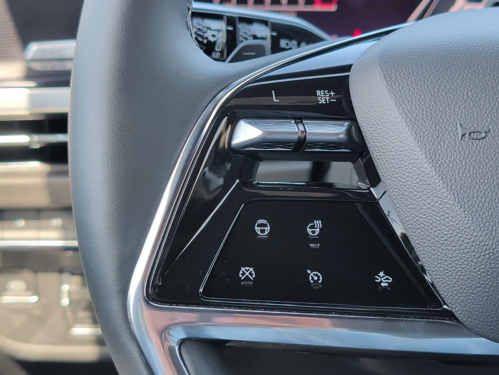 Used 2026 Cadillac Escalade ESV Sport w/ LPO, ONYX Package image 14