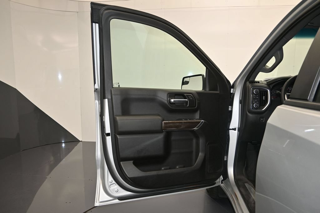 Used 2021 Chevrolet Silverado 1500 LT AWD/4WD image 10