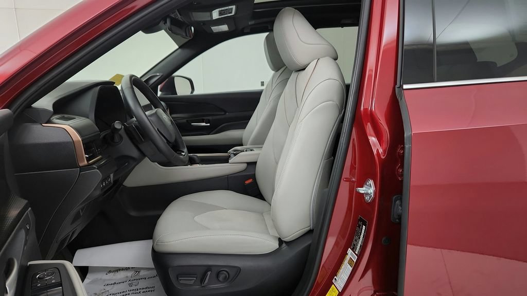 Certified 2025 Toyota Grand Highlander AWD Hybrid image 25
