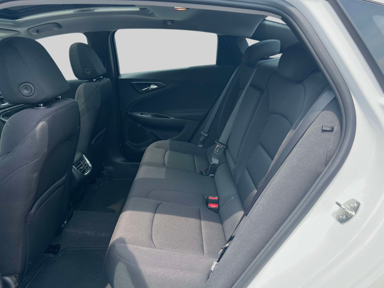 Used 2022 Chevrolet Malibu LT FWD image 11