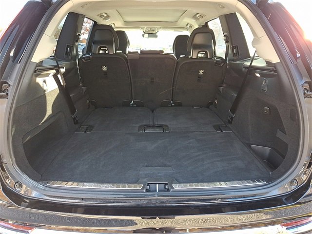 Used 2025 Volvo XC90 B6 Plus image 28