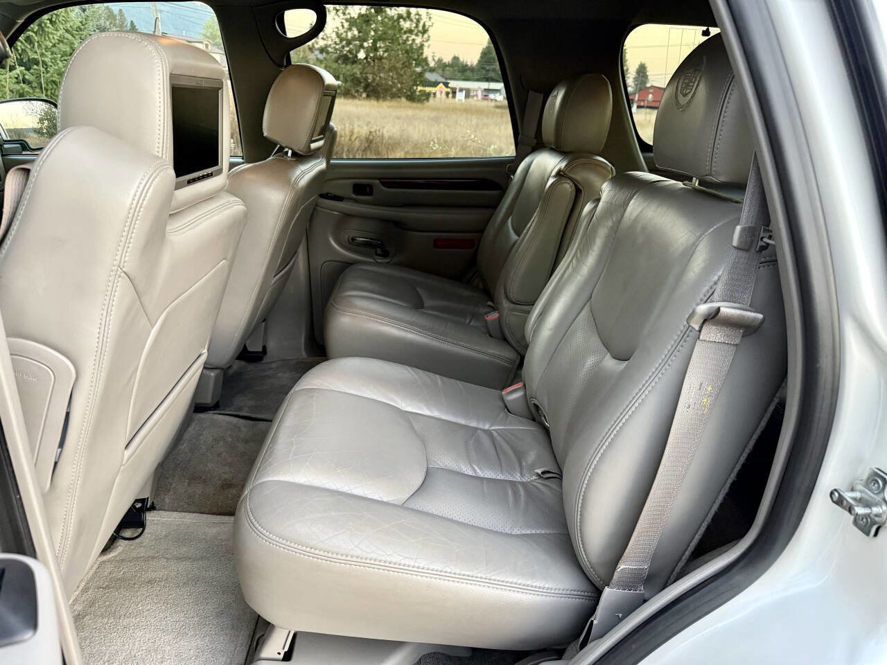 Used 2004 Cadillac Escalade AWD image 14