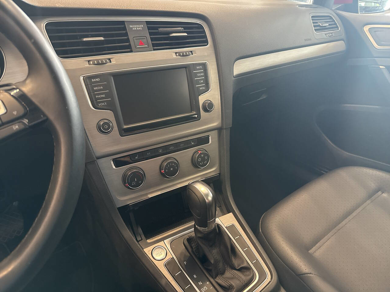 Used 2017 Volkswagen Golf Wolfsburg Edition FWD image 20