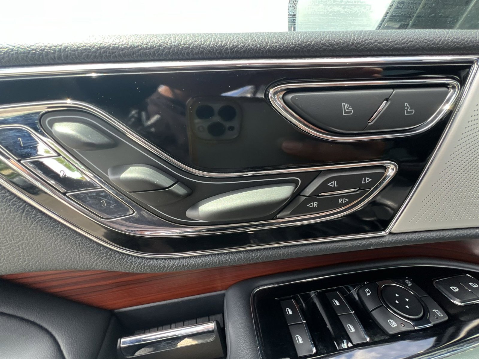 Used 2022 Lincoln Navigator L Reserve AWD/4WD image 22