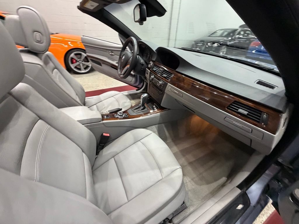 Used 2011 BMW 328i Convertible RWD image 31