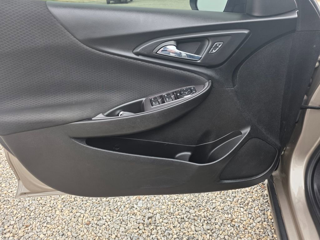 Used 2022 Chevrolet Malibu LT image 9
