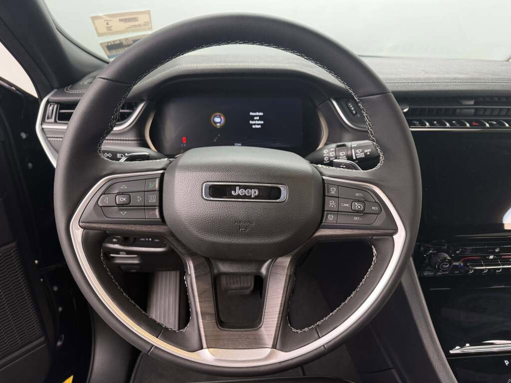 New 2025 Jeep Grand Cherokee L Limited image 21