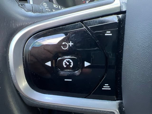 Used 2019 Volvo XC90 T6 Momentum w/ Protection Package Premier AWD/4WD image 25