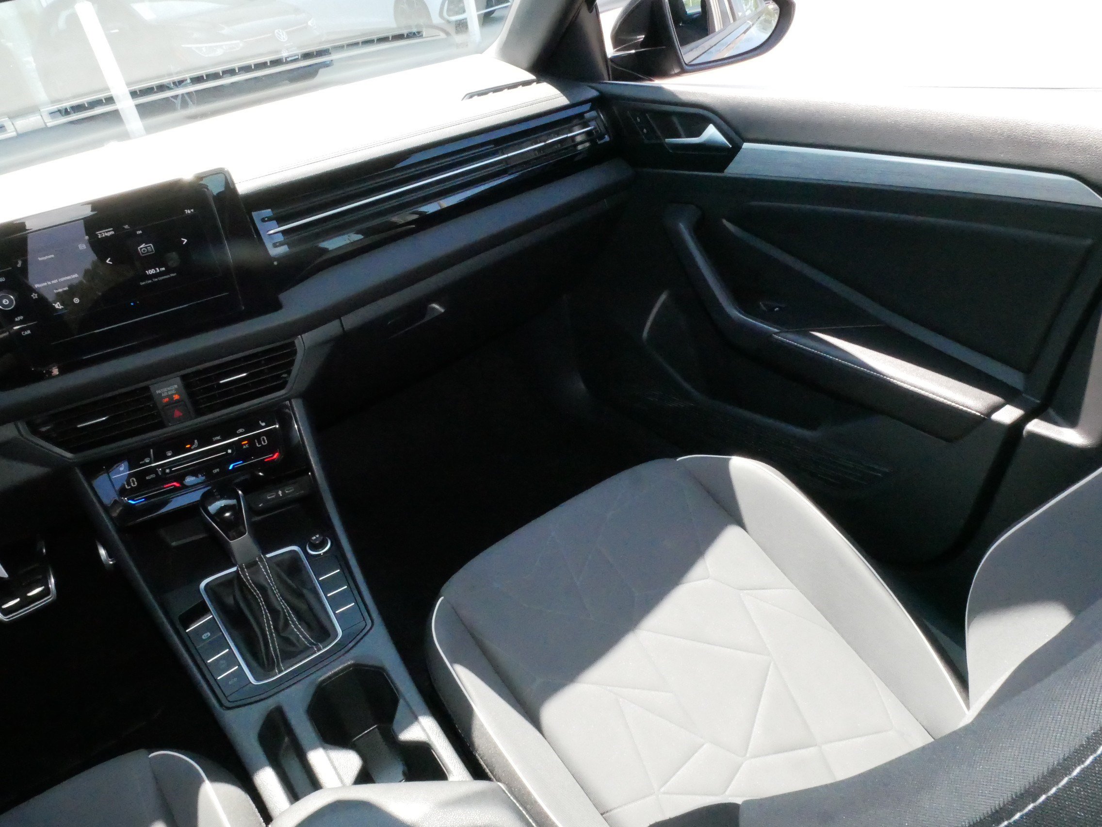 Certified 2025 Volkswagen Jetta Sport FWD image 11