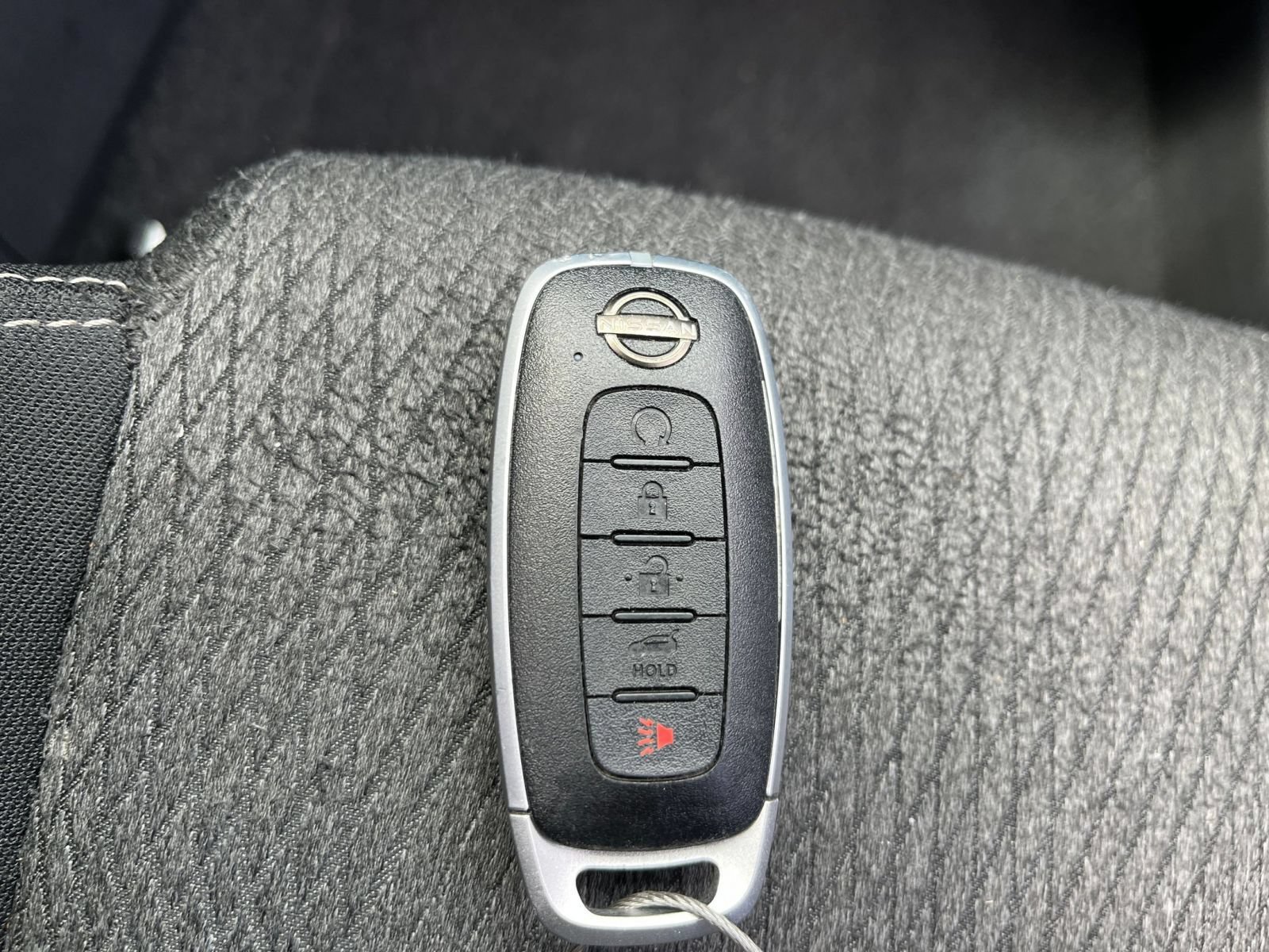 Used 2025 Nissan Rogue SV FWD image 25