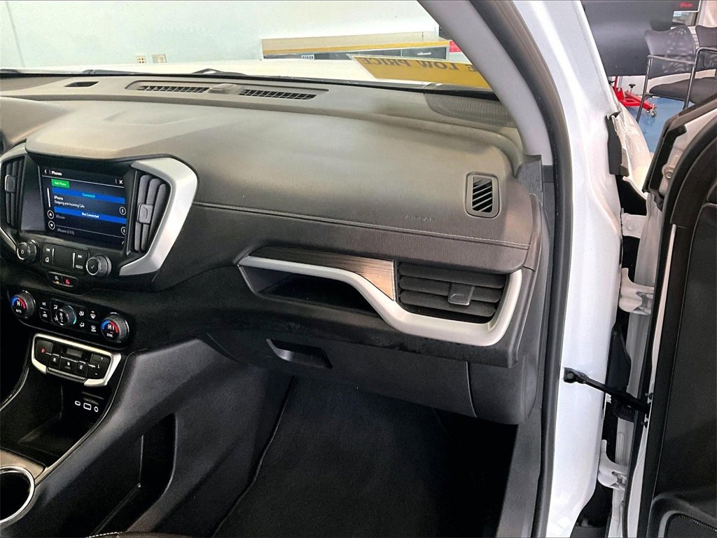 Used 2023 GMC Terrain SLT image 13