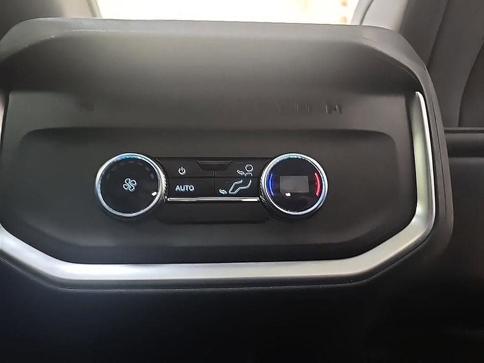 Used 2025 Ford Expedition Active image 42