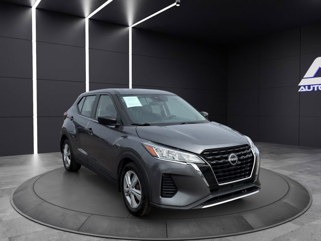 Used 2023 Nissan Kicks S FWD image 3
