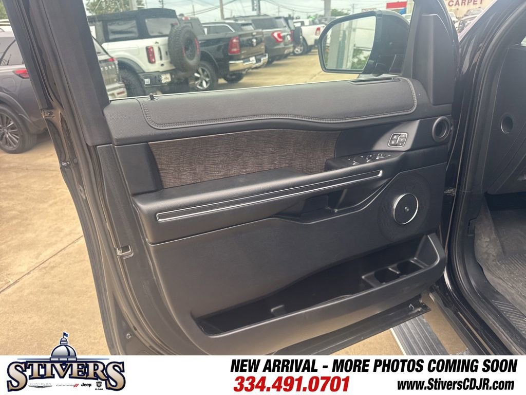 Used 2020 Ford Expedition Limited w/ Equipment Group 302A AWD/4WD image 9