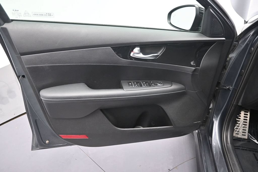 Certified 2023 Kia Forte GT-Line w/ GT-Line Premium Package FWD image 17