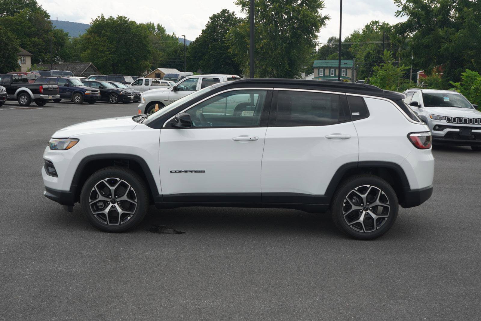 New 2025 Jeep Compass Limited image 7