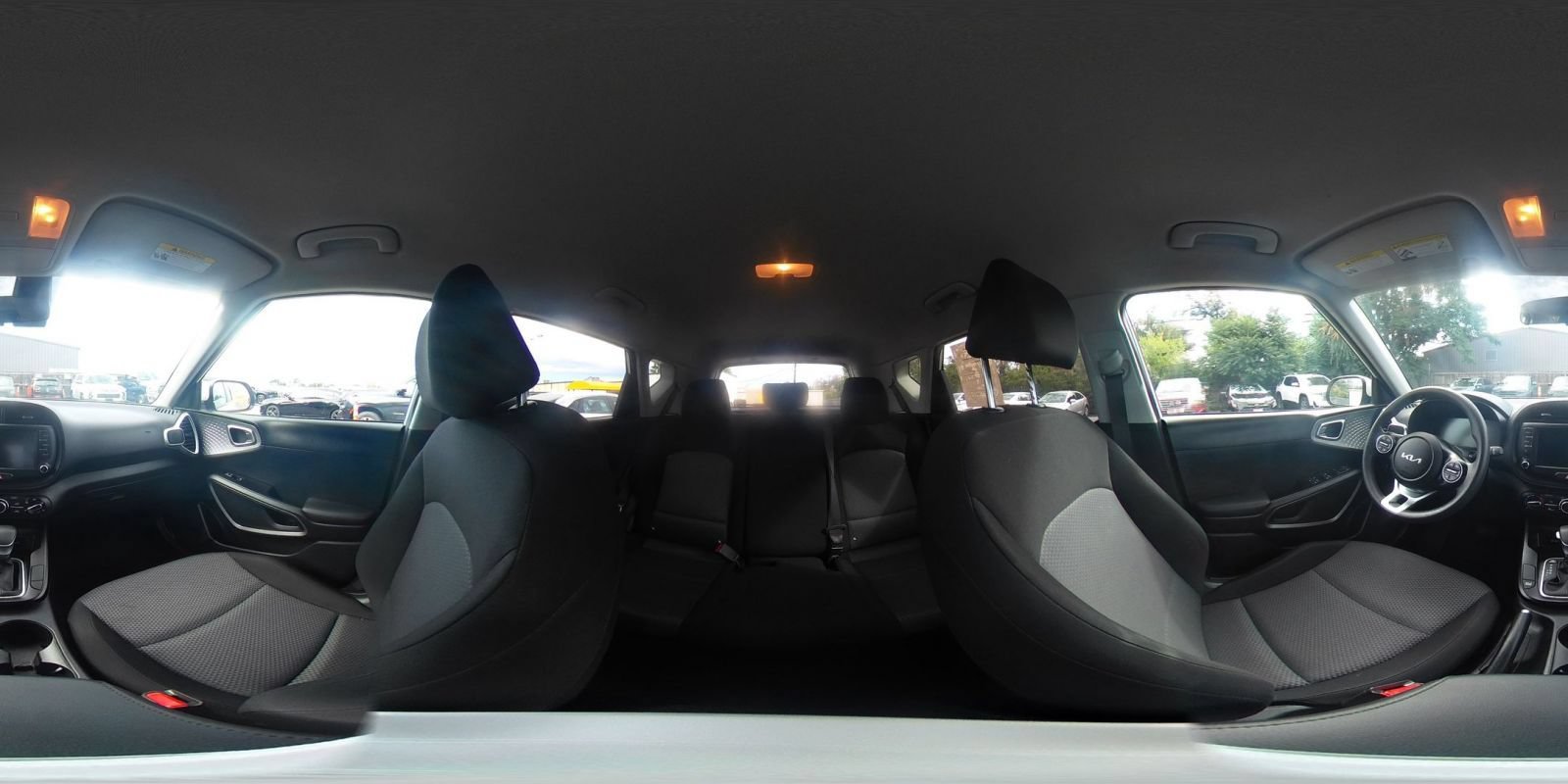 Used 2025 Kia Soul LX w/ LX Technology Package FWD image 38