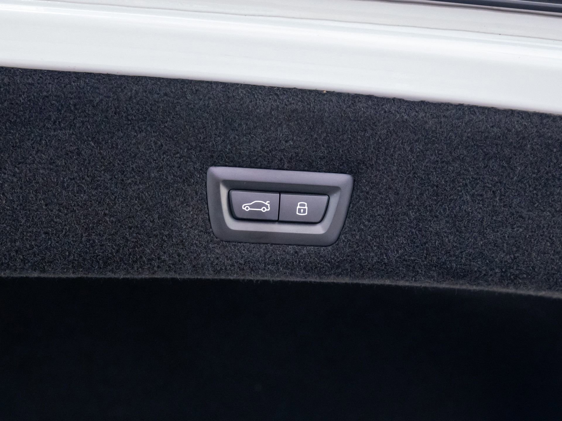 Certified 2024 BMW 760i xDrive image 33