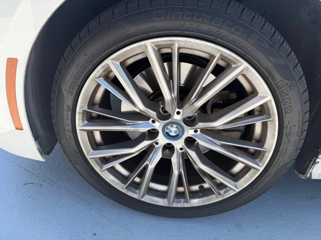 Used 2023 BMW 330e xDrive w/ Premium Package AWD/4WD image 8