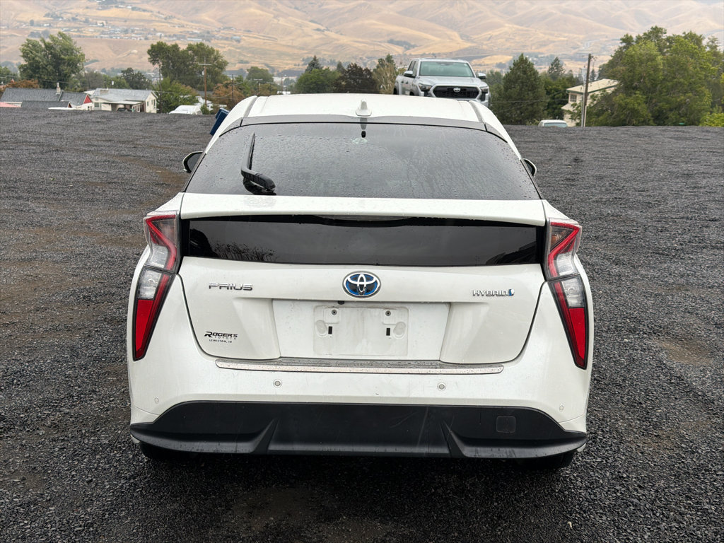 Used 2017 Toyota Prius Four Touring w/ Premium Convenience Package FWD image 11