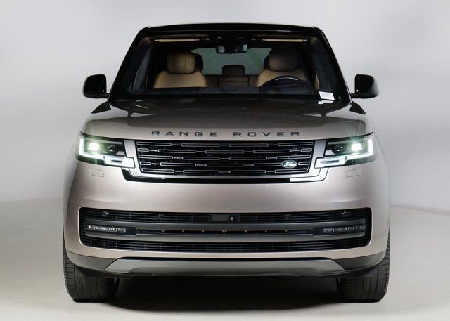 Used 2023 Land Rover Range Rover SE image 8