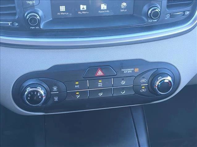 Used 2019 Kia Sorento LX image 16