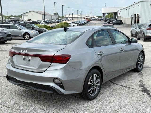 Used 2024 Kia Forte LXS w/ LXS Technology Package FWD image 7
