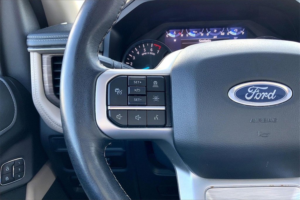 Used 2023 Ford Expedition Limited image 12