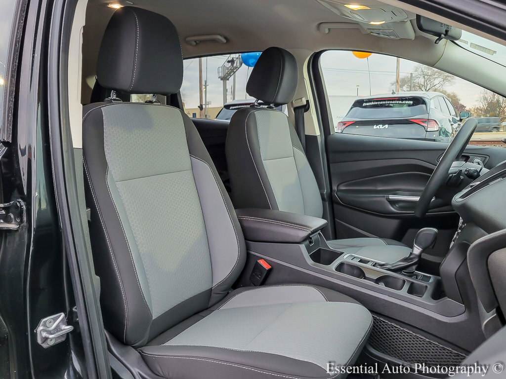 Used 2017 Ford Escape SE w/ Equipment Group 201A image 31