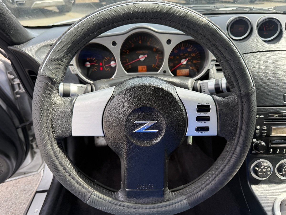Used 2004 Nissan 350Z Touring RWD image 17