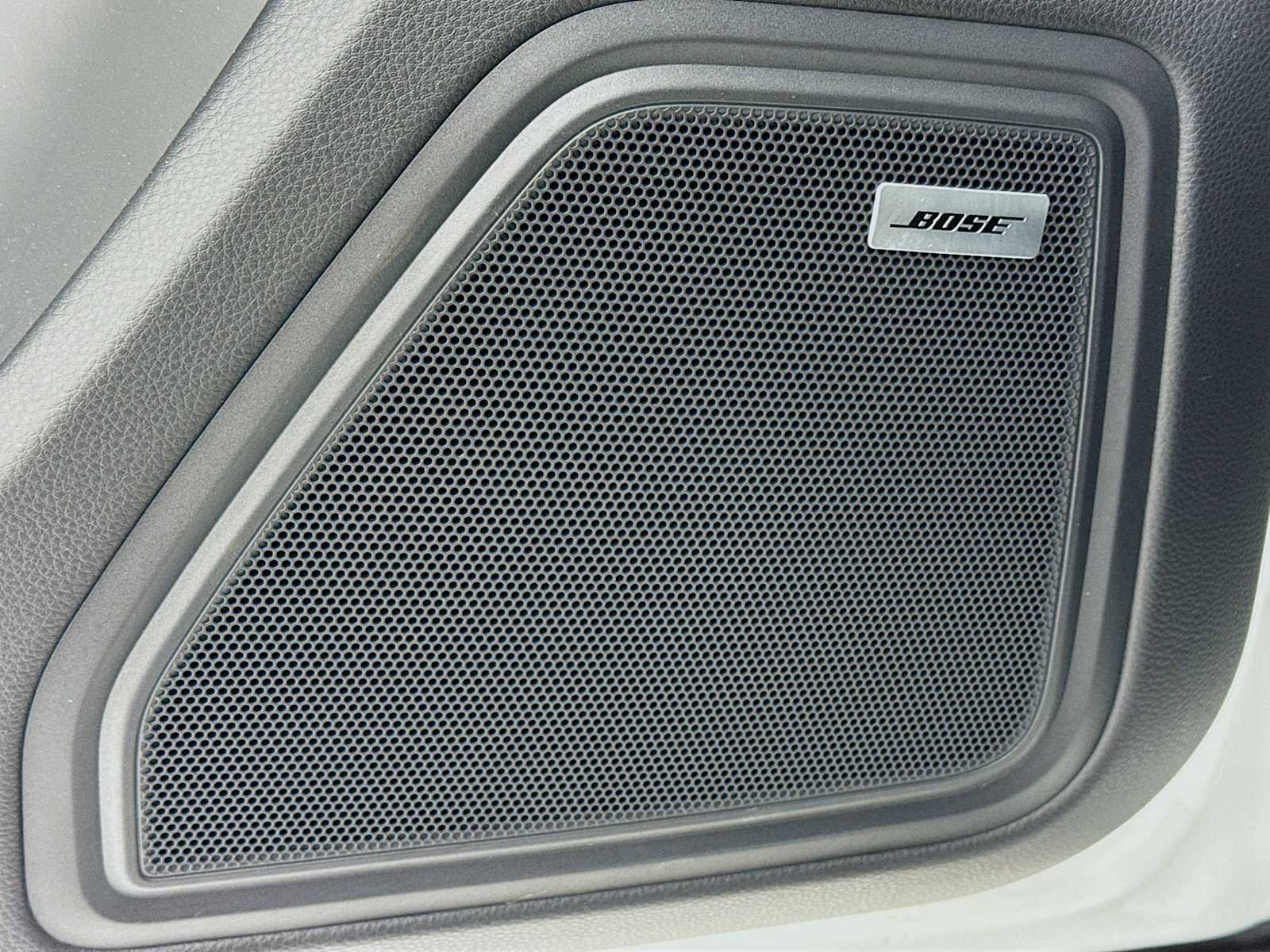 Certified 2025 Porsche Macan T image 12