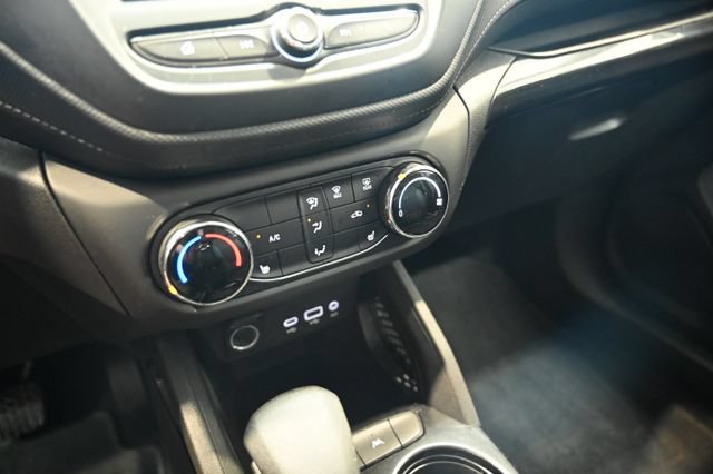 Used 2023 Chevrolet TrailBlazer LT FWD image 17